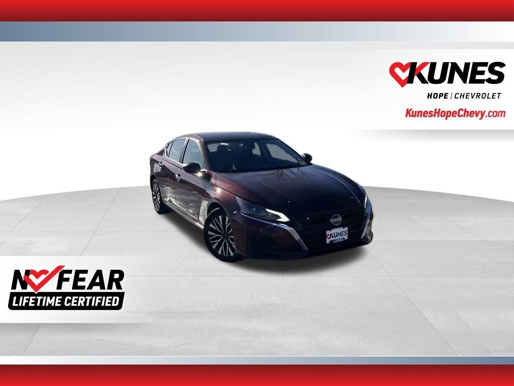 Used 2024 Nissan Altima 2.5 SV