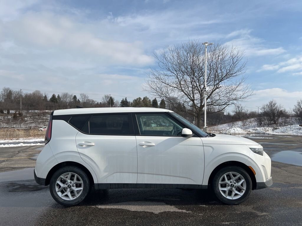 Used 2025 Kia Soul LX