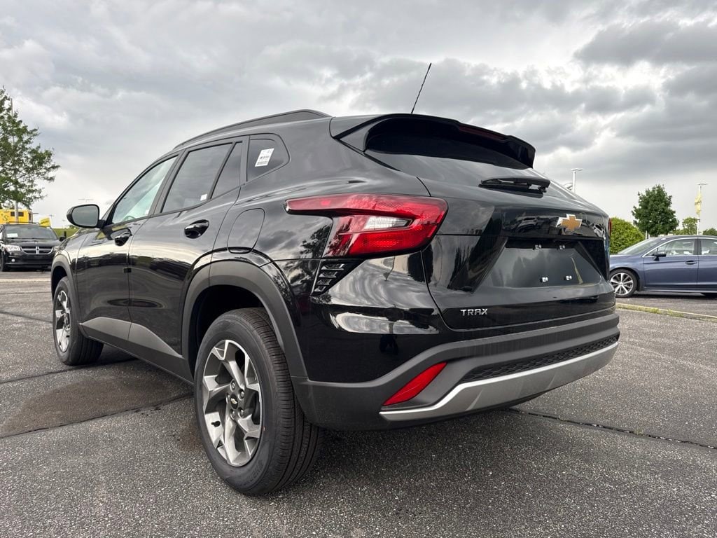 2026 Chevrolet Trax LT - Photo 6