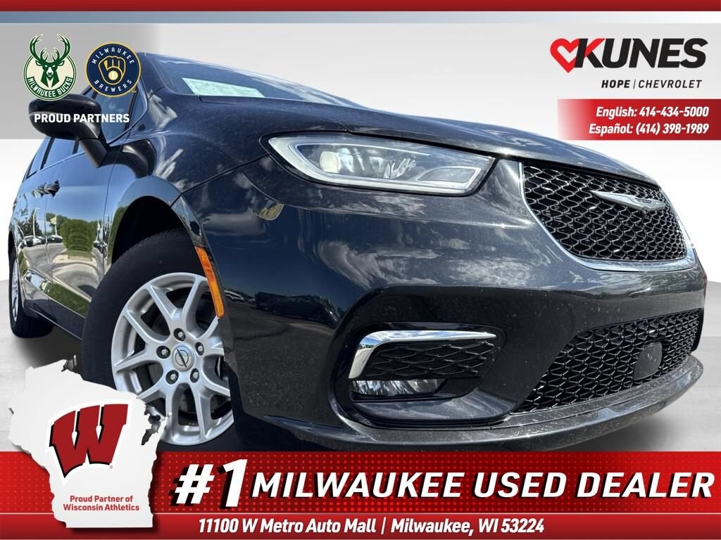 Used 2023 Chrysler Pacifica Touring L