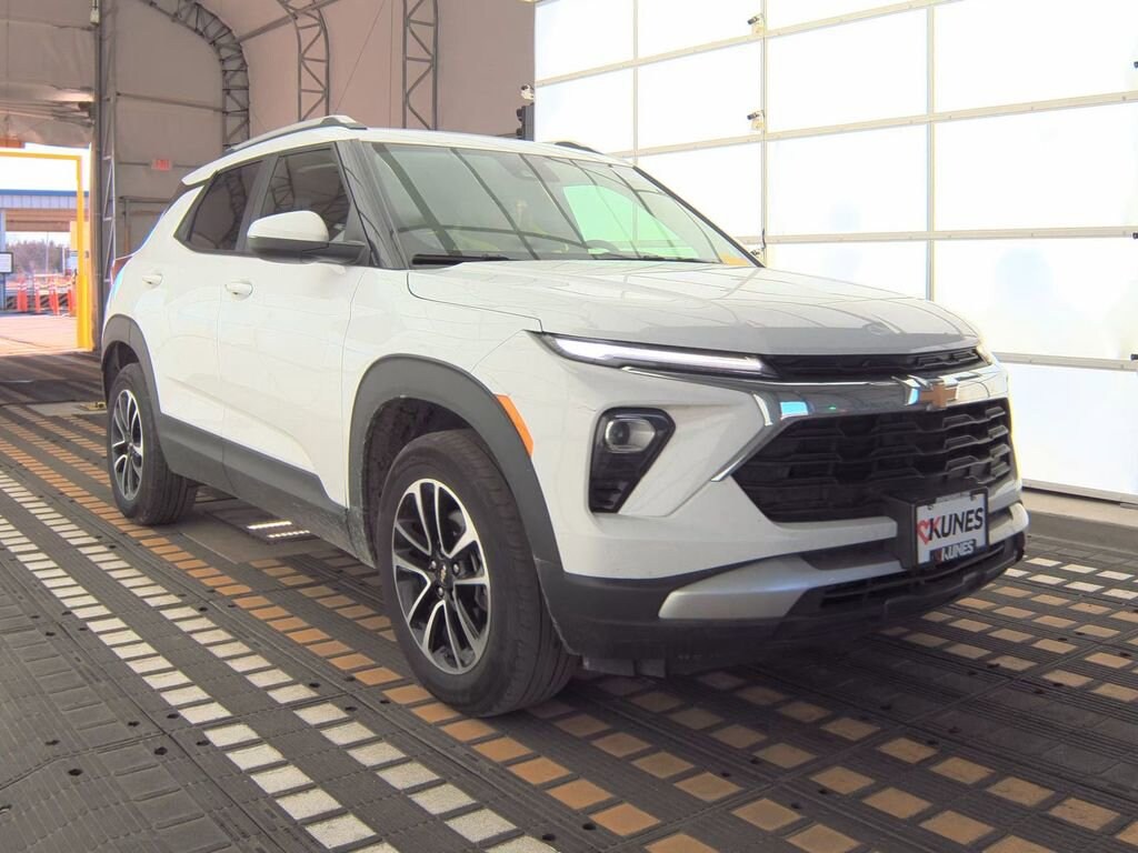 Used 2025 Chevrolet Trailblazer LT SUV