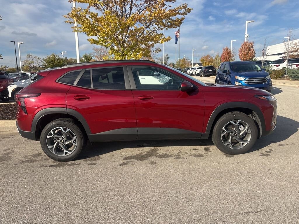Used 2025 Chevrolet Trax LT SUV