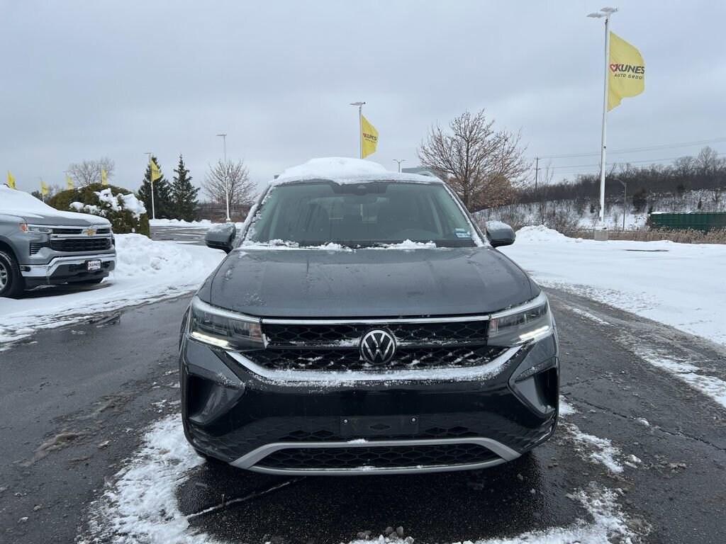 Used 2024 Volkswagen Taos SE