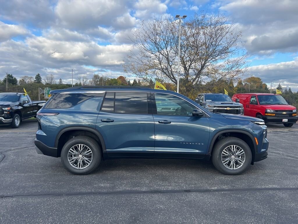 New 2026 Chevrolet Traverse LT SUV