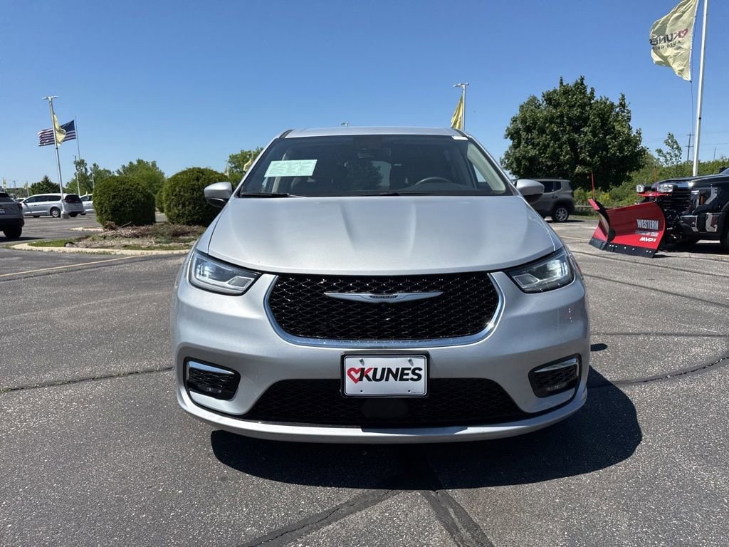 Used 2023 Chrysler Pacifica Hybrid Touring L