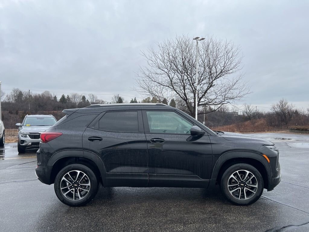 Used 2025 Chevrolet Trailblazer LT SUV