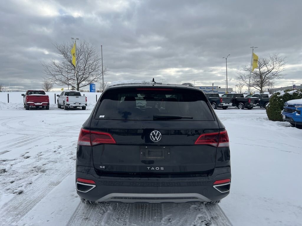 Used 2024 Volkswagen Taos SE