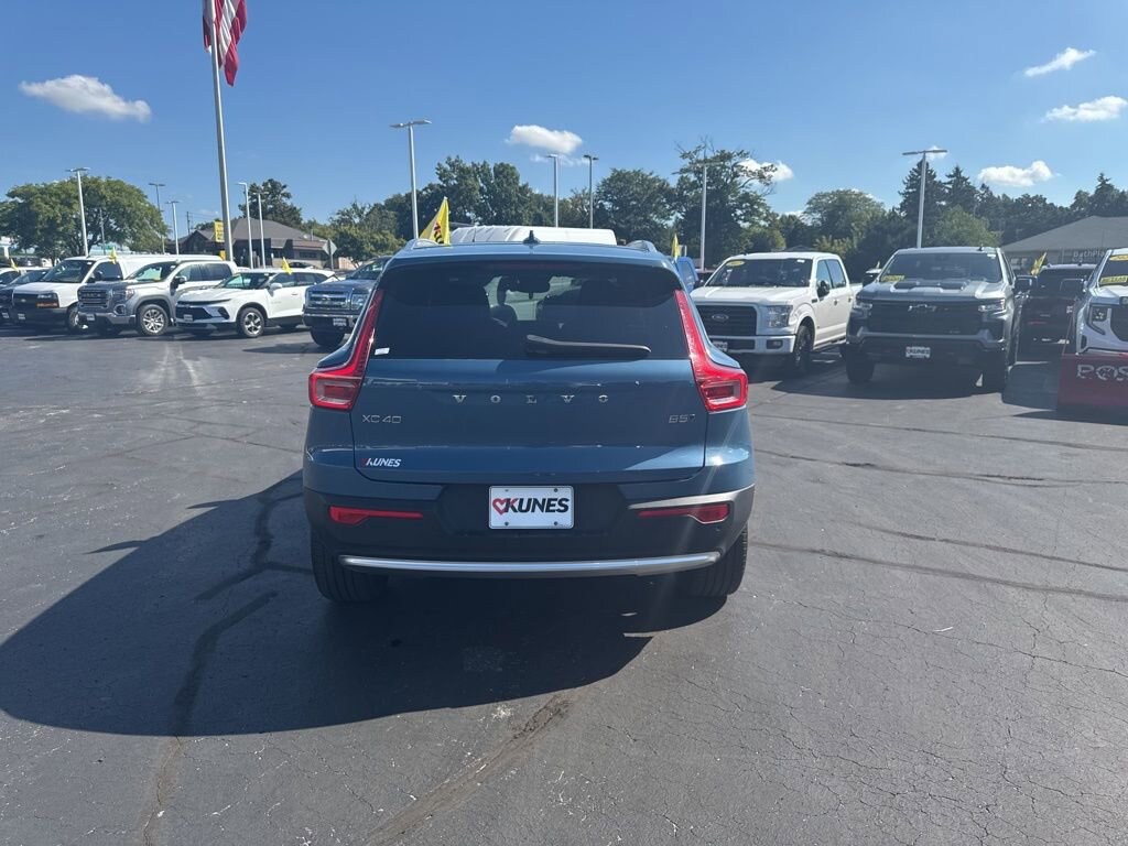 Used 2024 Volvo XC40 Core Bright Theme