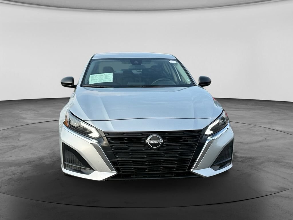 Used 2024 Nissan Altima 2.5 SV