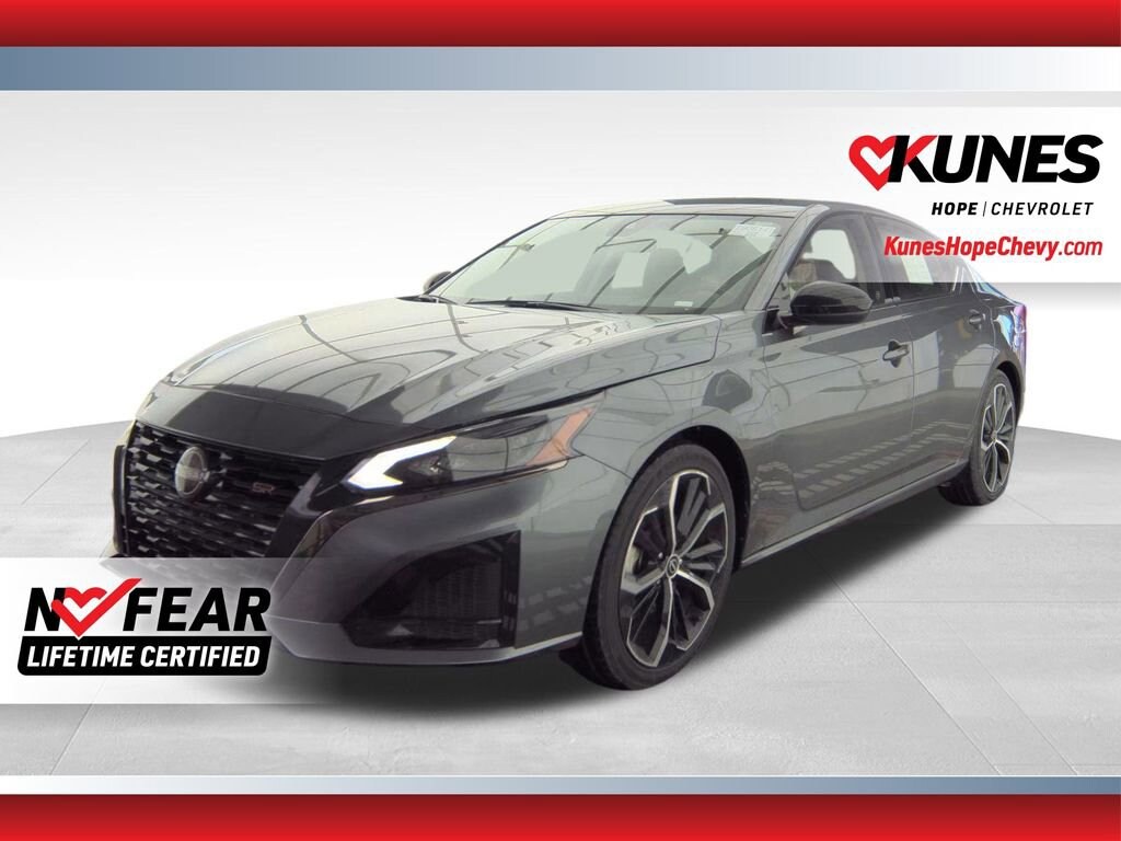 Used 2024 Nissan Altima 2.5 SR