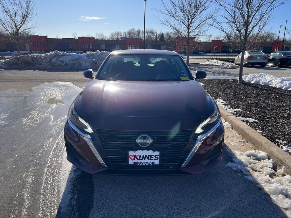 Used 2024 Nissan Altima 2.5 SV
