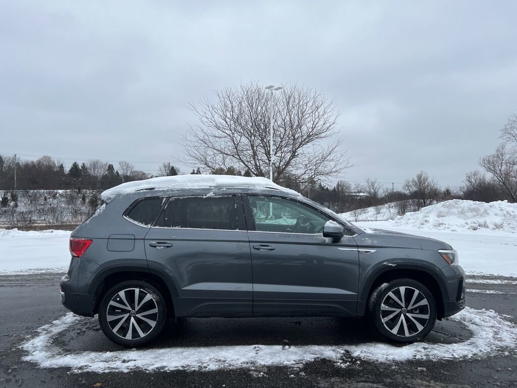 Used 2024 Volkswagen Taos SE
