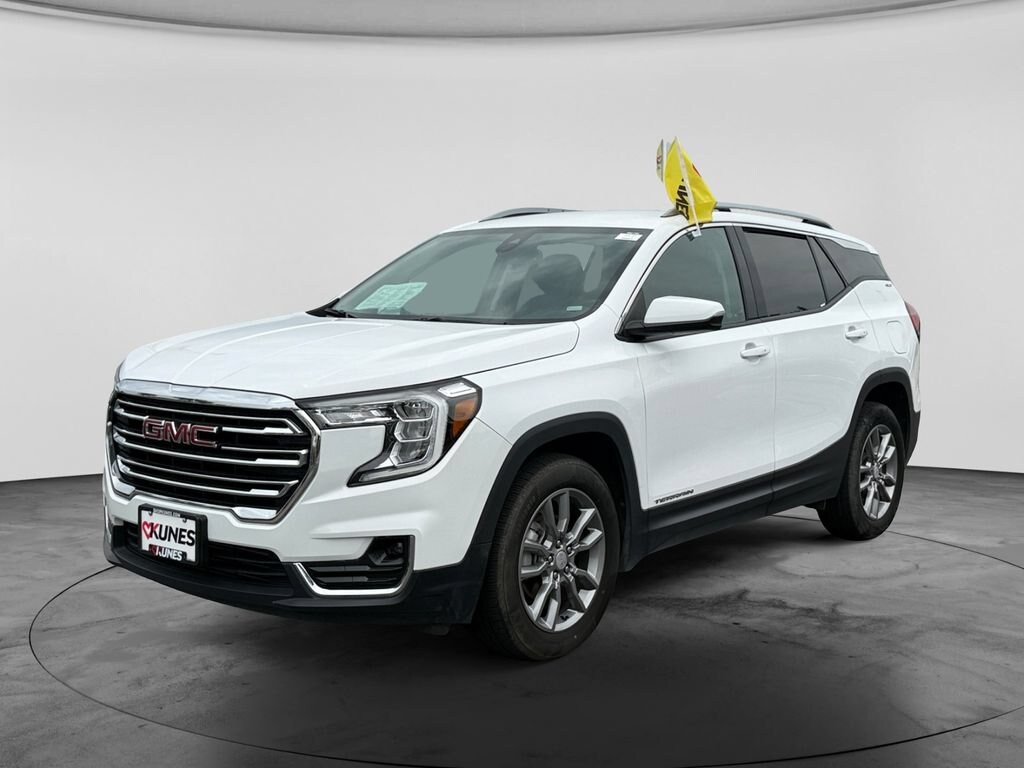 Used 2024 GMC Terrain SLT SUV