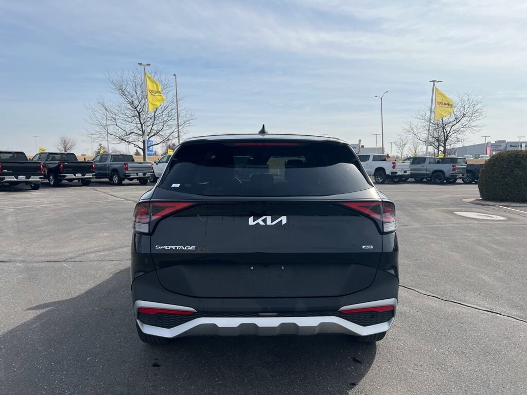 Used 2025 Kia Sportage LX