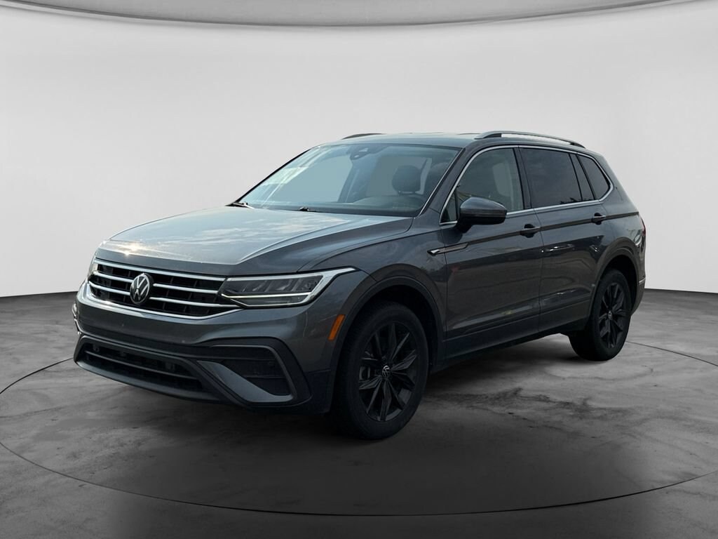 Used 2024 Volkswagen Tiguan SE