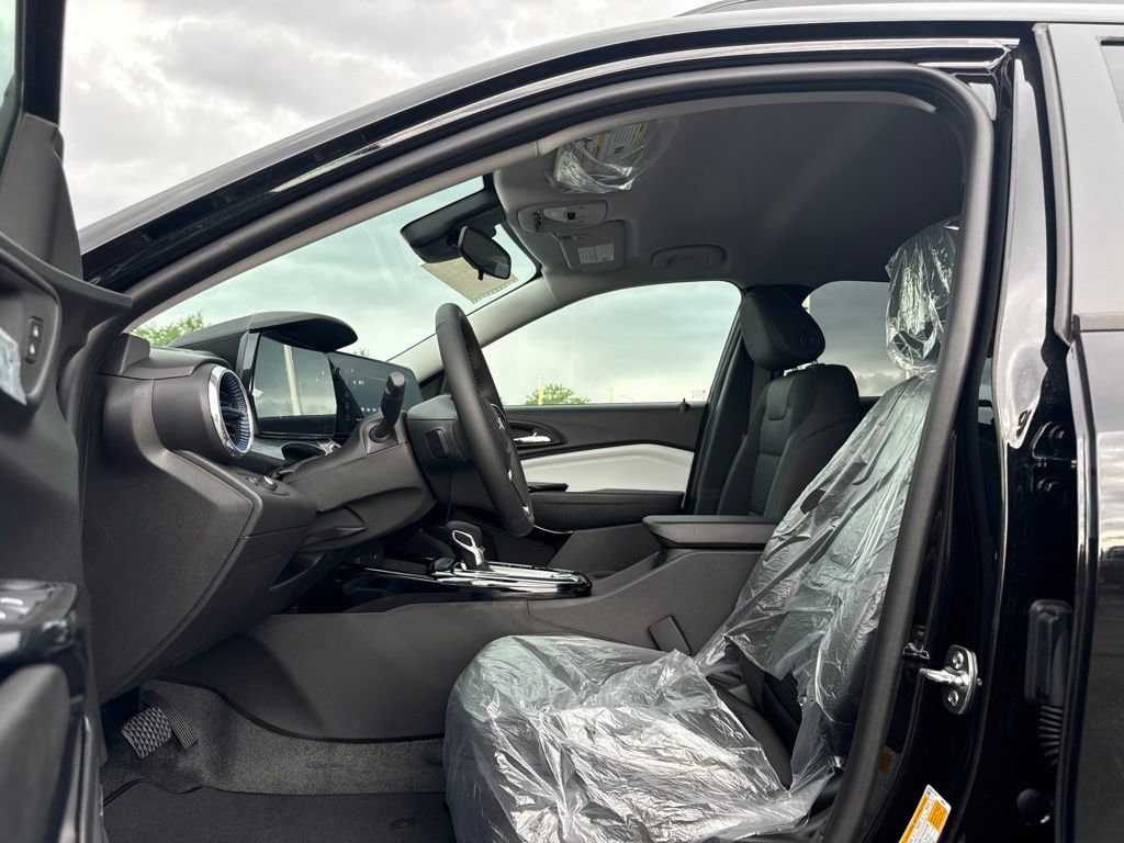2026 Chevrolet Trax LT - Photo 13