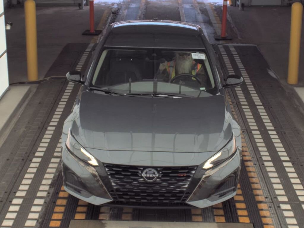 Used 2024 Nissan Altima 2.5 SR