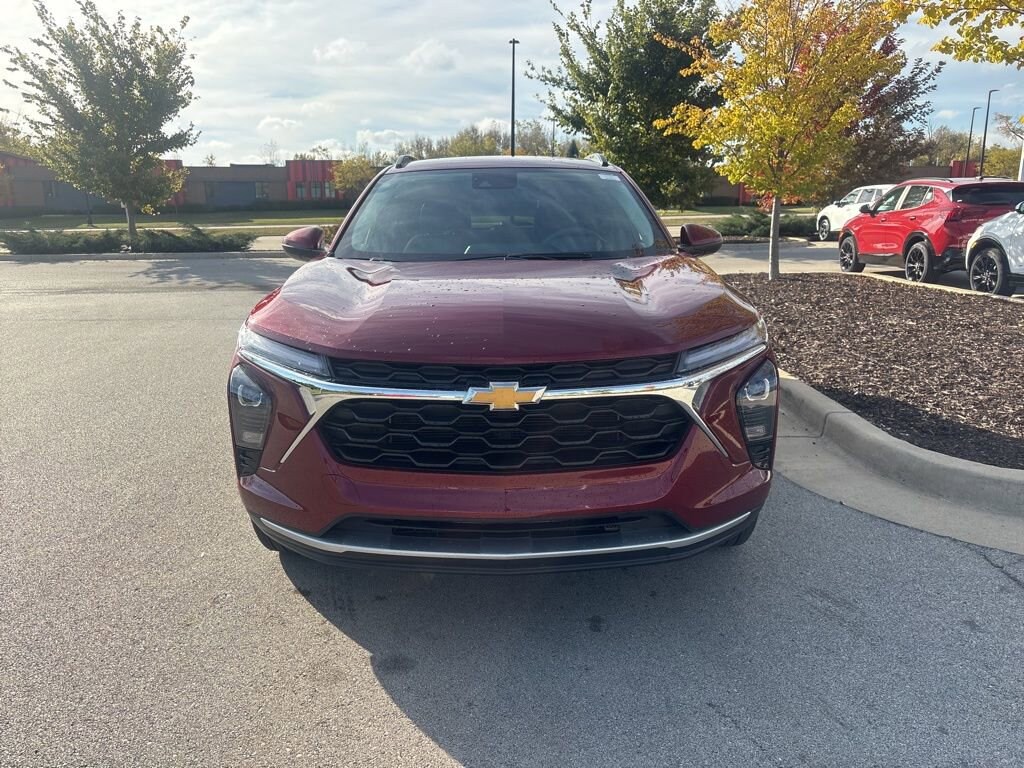 Used 2025 Chevrolet Trax LT SUV