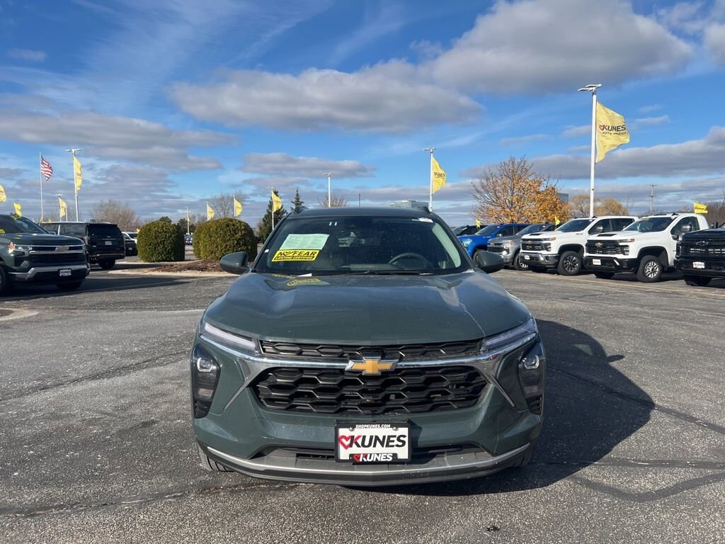 Used 2025 Chevrolet Trax LT SUV