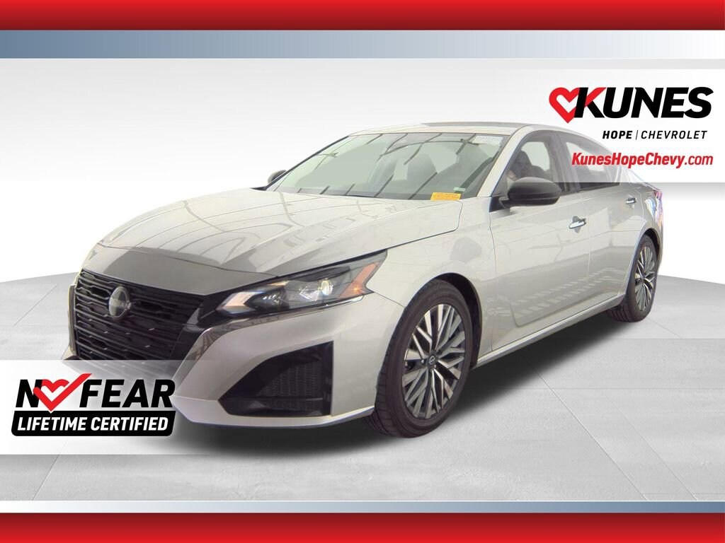 Used 2024 Nissan Altima 2.5 SV