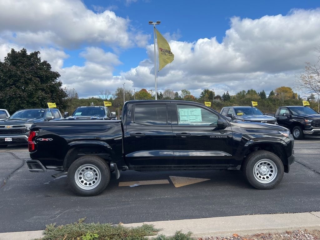 New 2025 Chevrolet Colorado WT/LT Truck