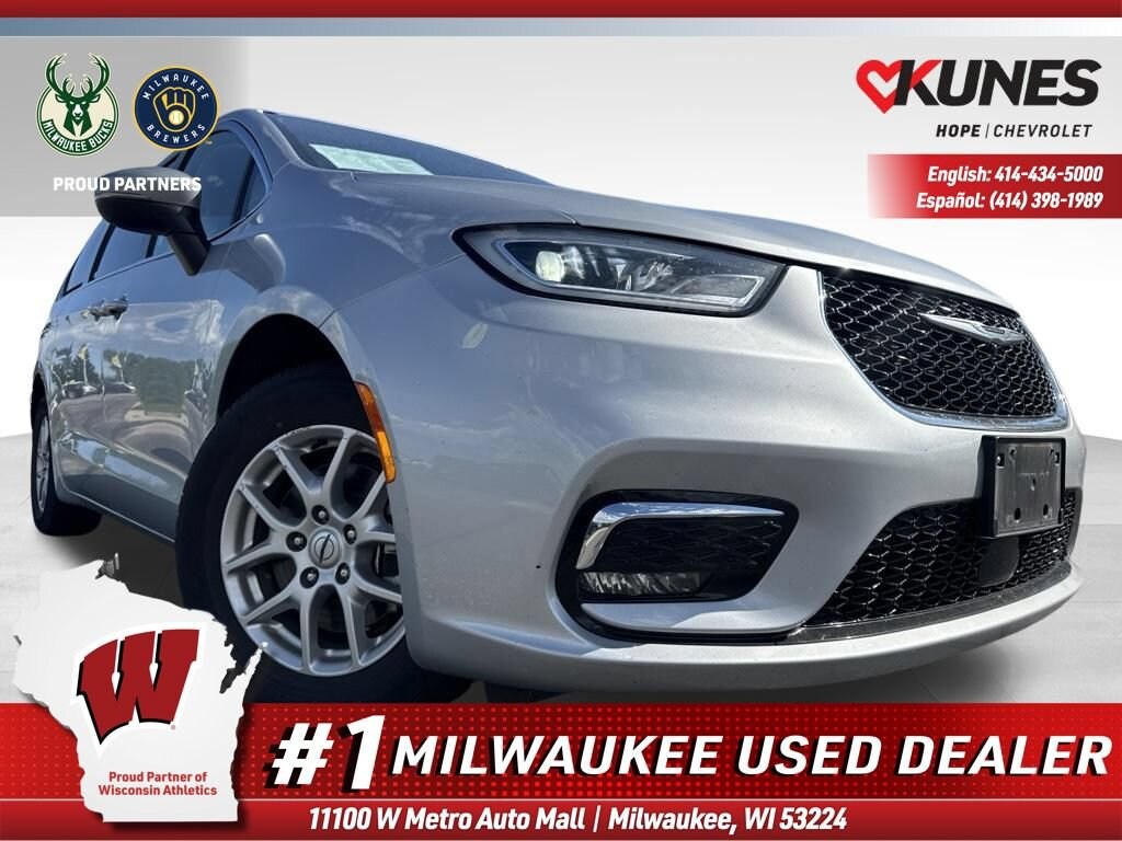 Used 2023 Chrysler Pacifica Touring L