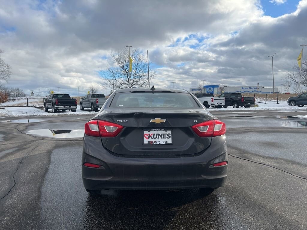 Used 2017 Chevrolet Cruze LT Car