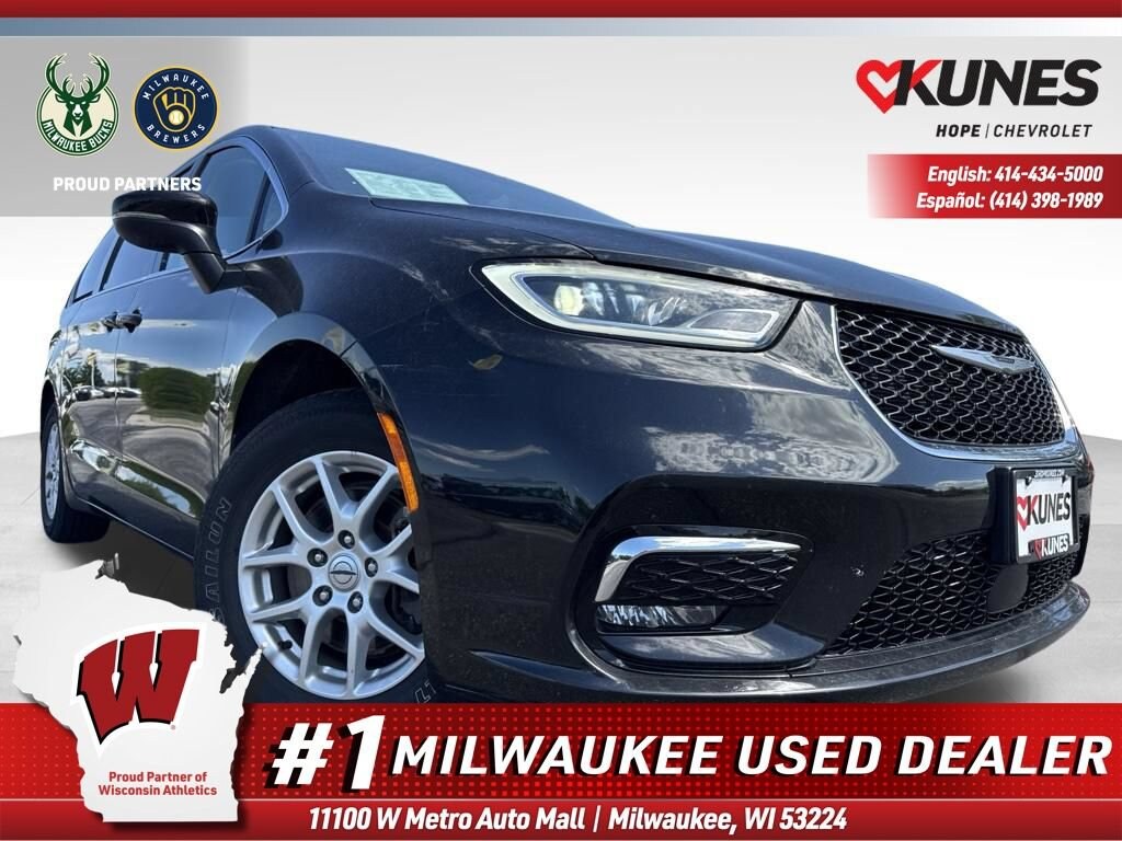 Used 2023 Chrysler Pacifica Touring L