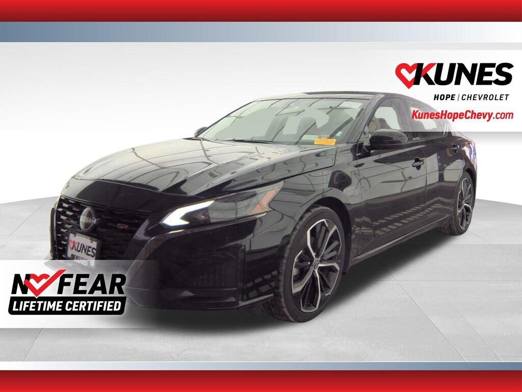 Used 2024 Nissan Altima 2.5 SR
