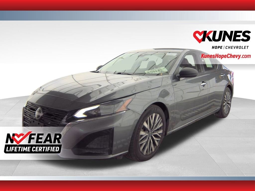 Used 2024 Nissan Altima 2.5 SV