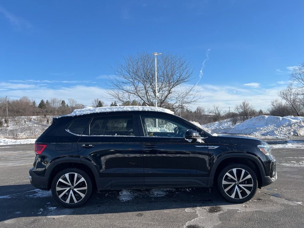 Used 2024 Volkswagen Taos SE