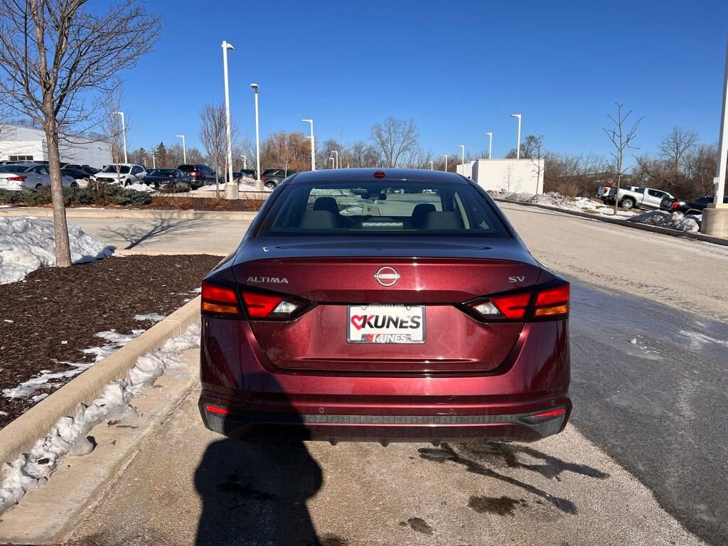Used 2024 Nissan Altima 2.5 SV