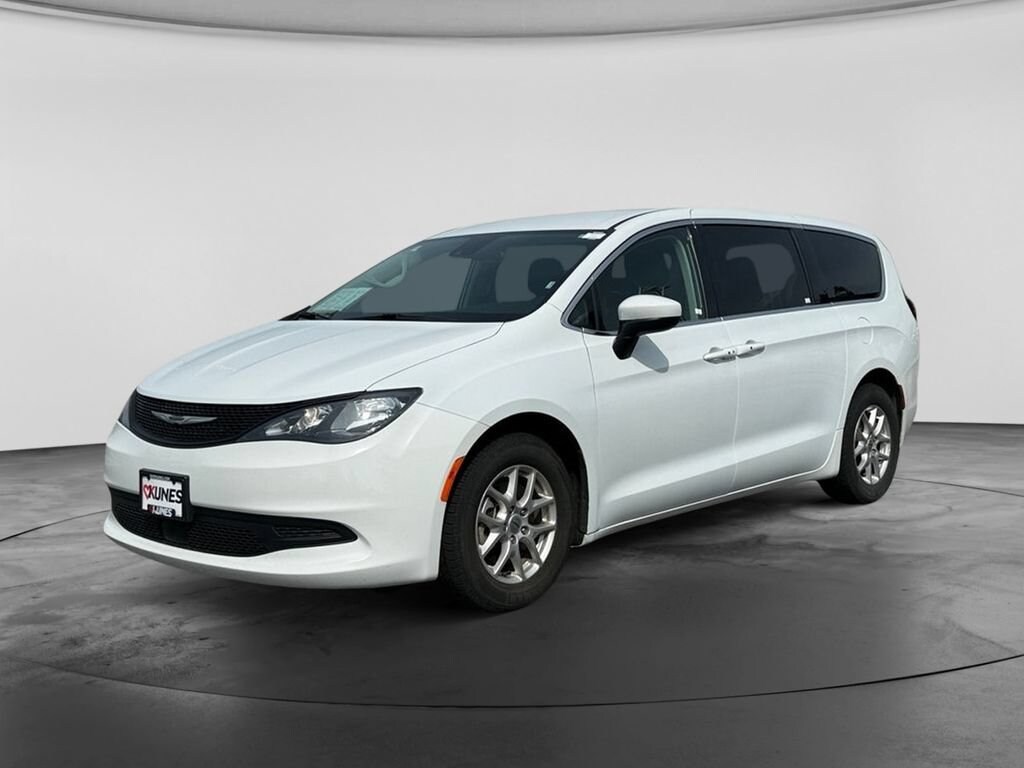 Used 2023 Chrysler Voyager LX