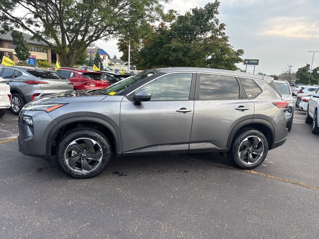 Used 2024 Nissan Rogue SV
