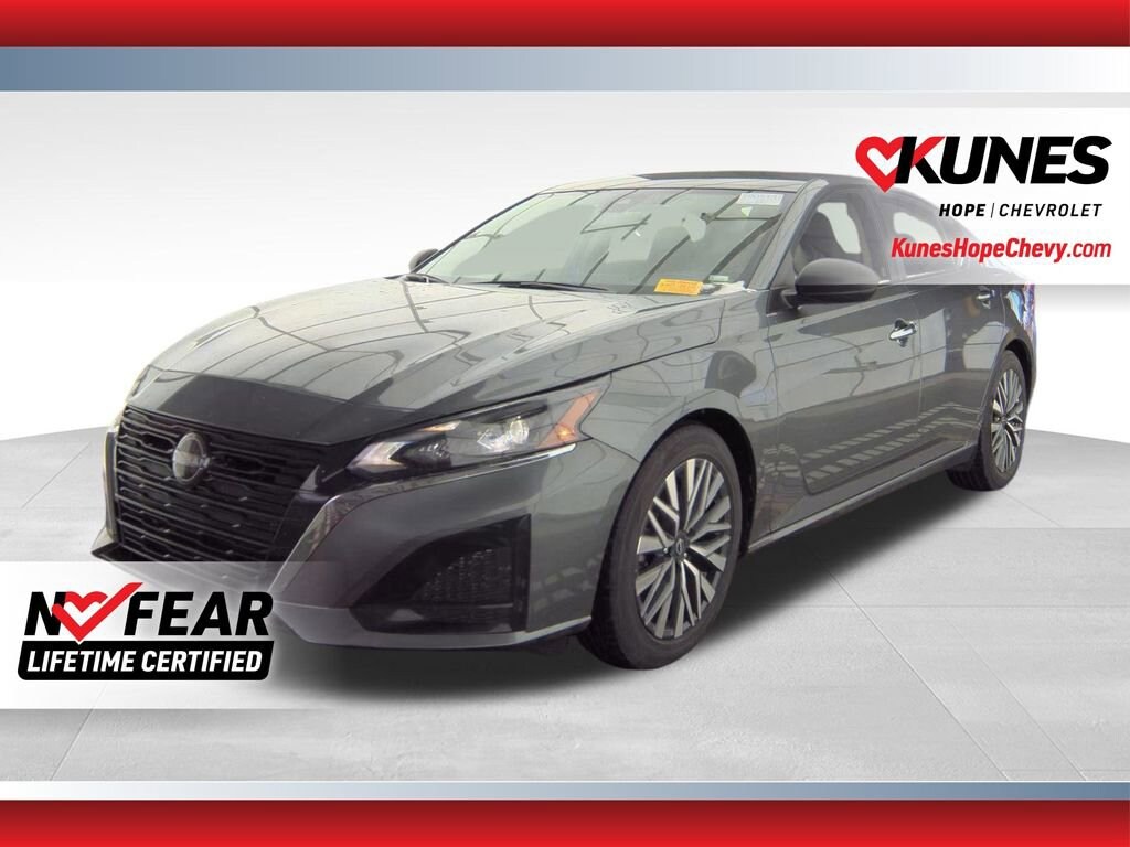 Used 2024 Nissan Altima 2.5 SV