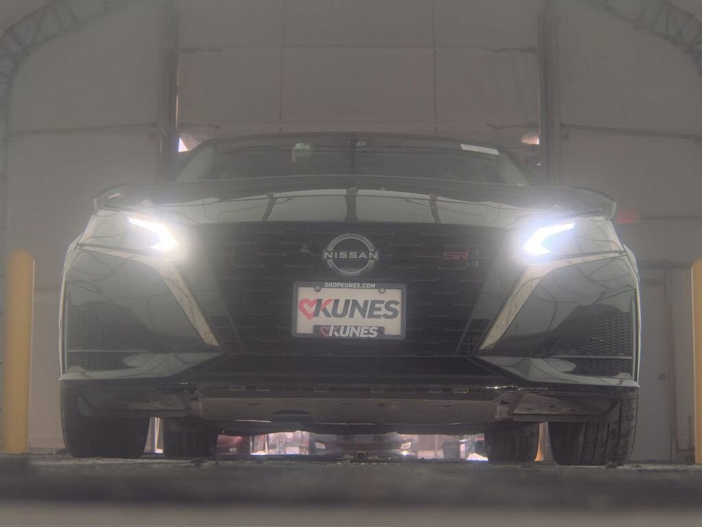 Used 2024 Nissan Altima 2.5 SR