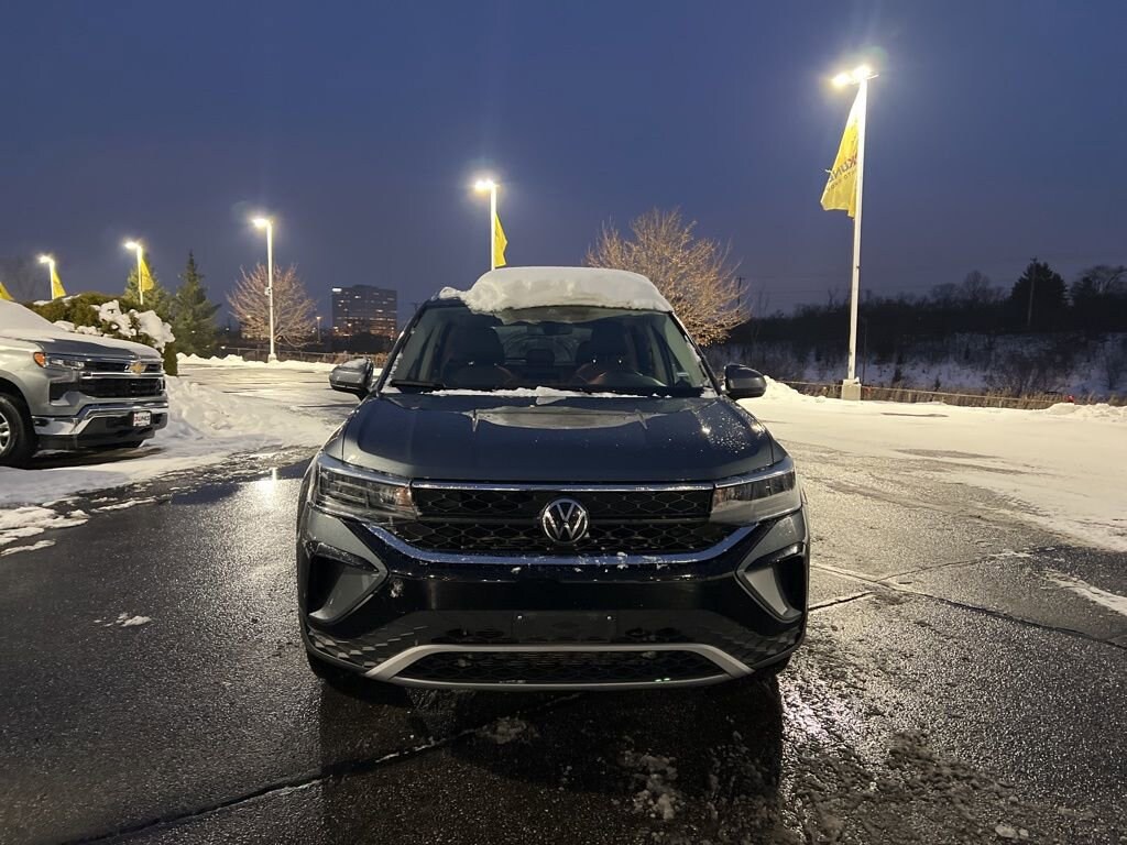 Used 2024 Volkswagen Taos SE