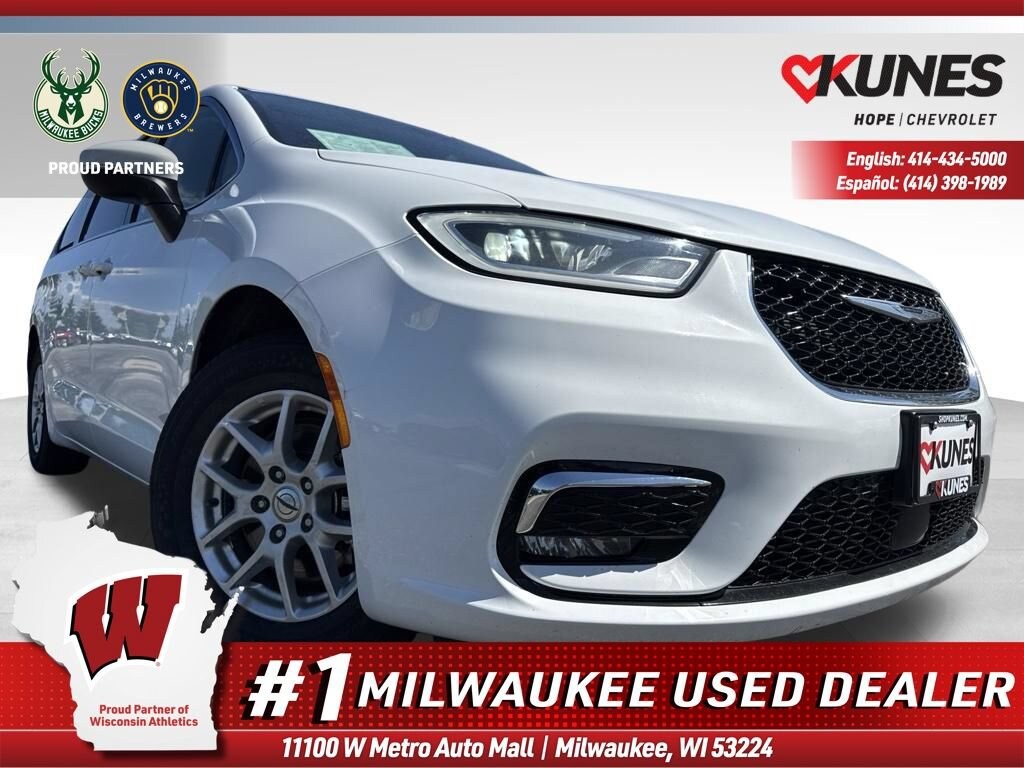 Used 2023 Chrysler Pacifica Touring L