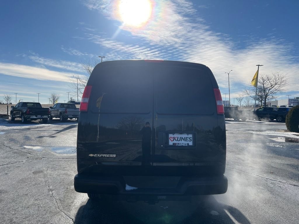 New 2025 Chevrolet Express Cargo 3500 WT Van