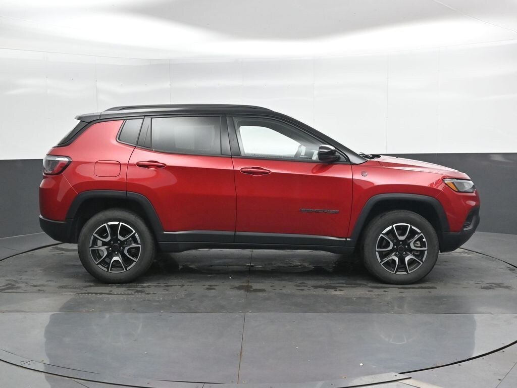 Used 2025 Jeep Compass Trailhawk SUV