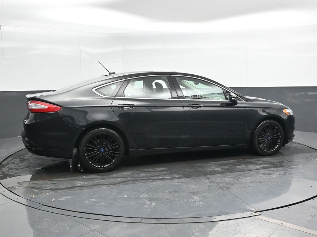 Used 2015 Ford Fusion SE Sedan