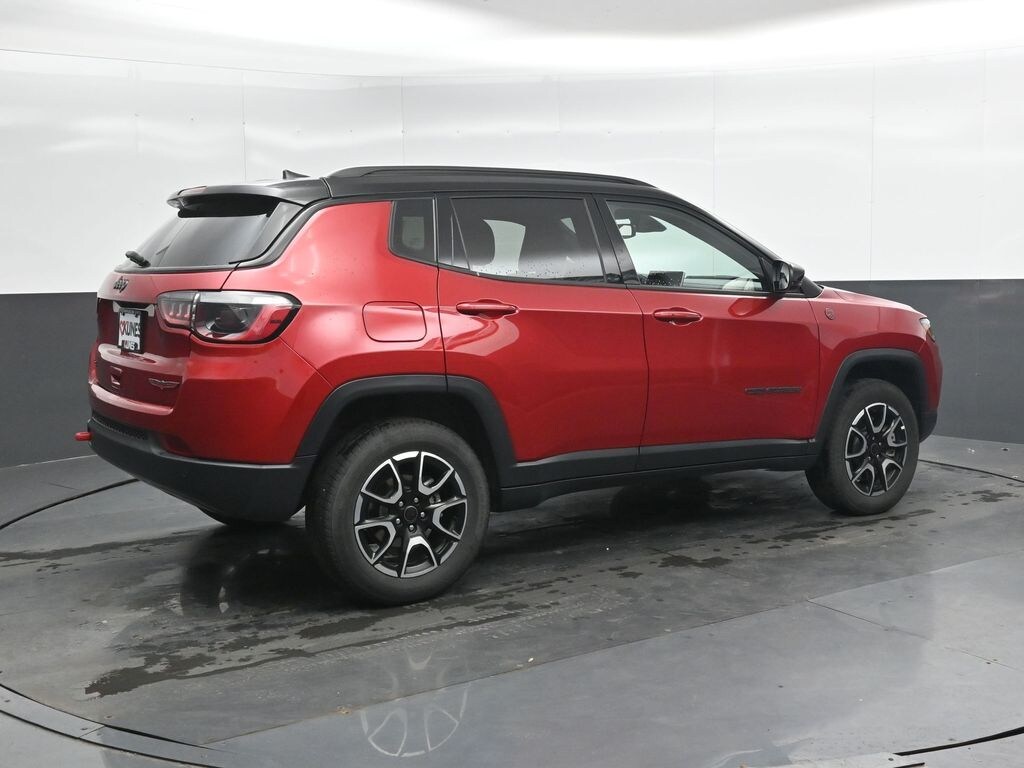 Used 2025 Jeep Compass Trailhawk SUV