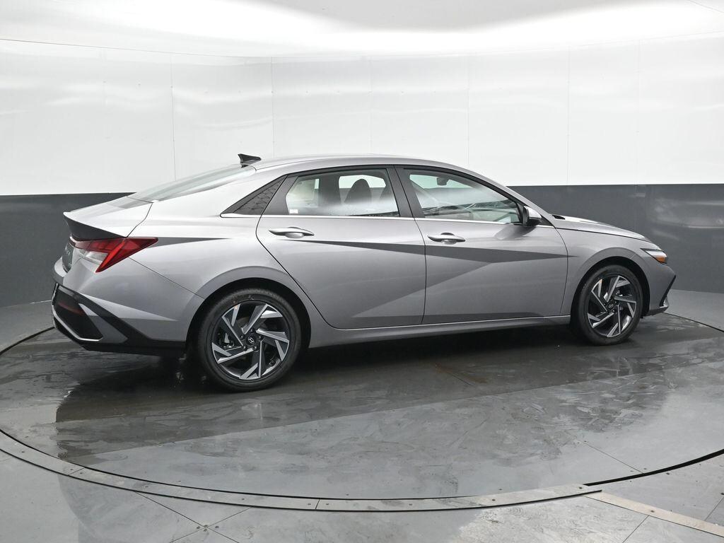 New 2026 Hyundai Elantra Hybrid Limited Sedan