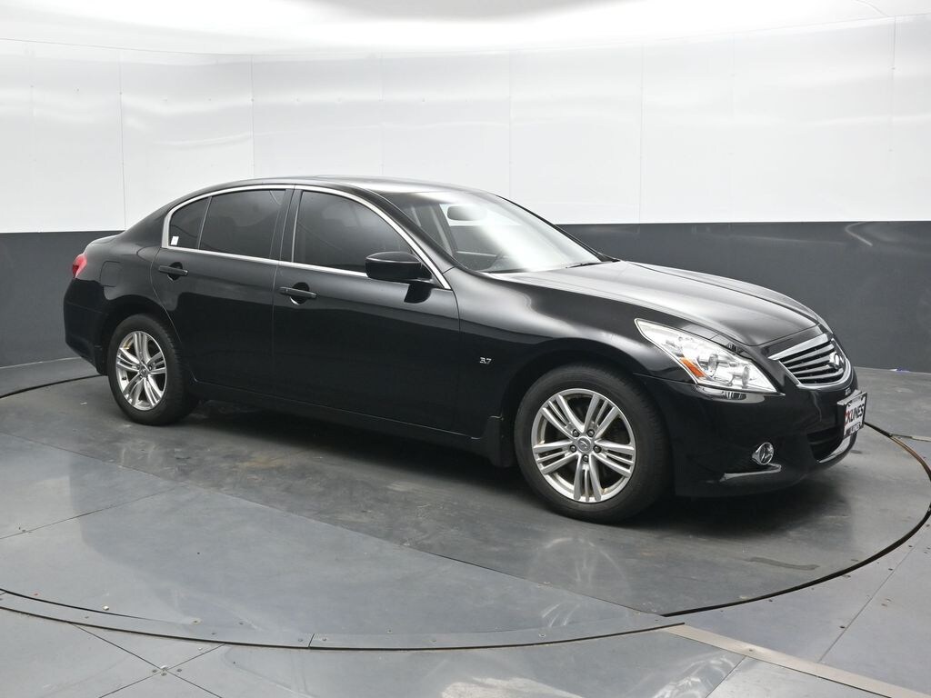 Used 2015 INFINITI Q40 3.7 Sedan