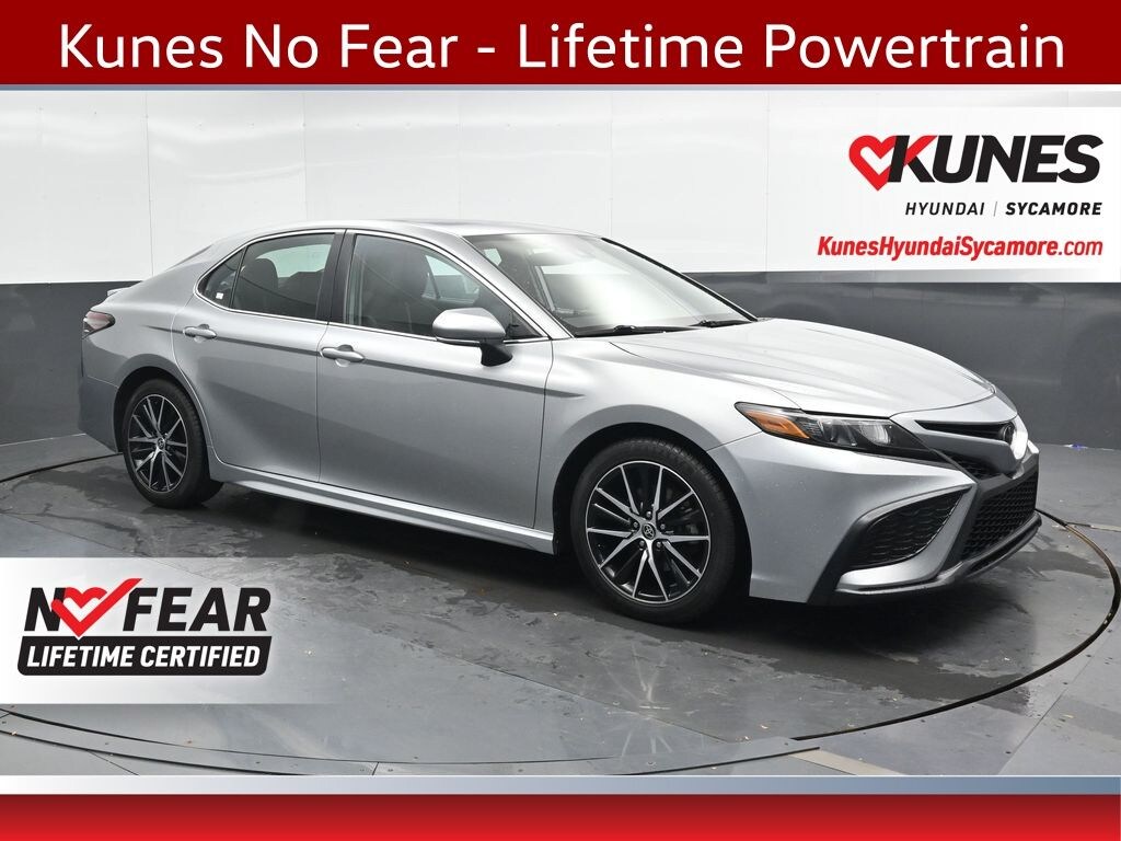Used 2023 Toyota Camry SE Sedan