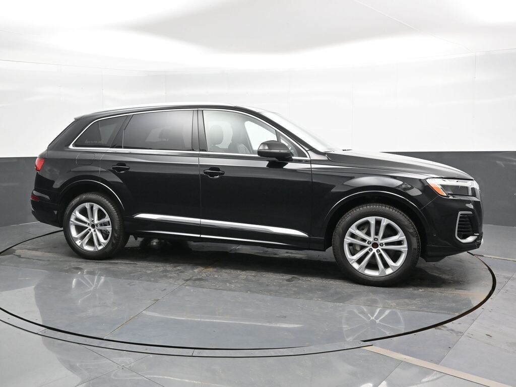 Used 2025 Audi Q7 55 Premium SUV
