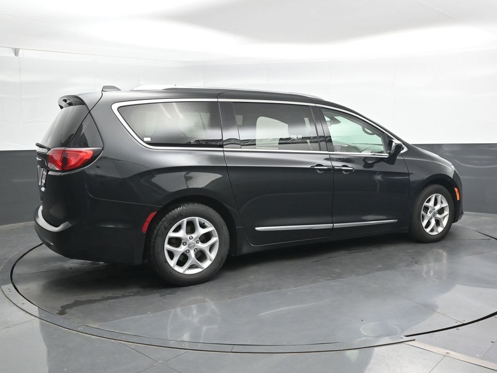 Used 2018 Chrysler Pacifica Touring L Van