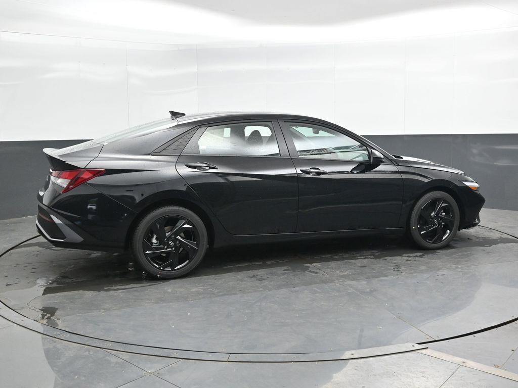 New 2026 Hyundai Elantra SEL Sport Sedan
