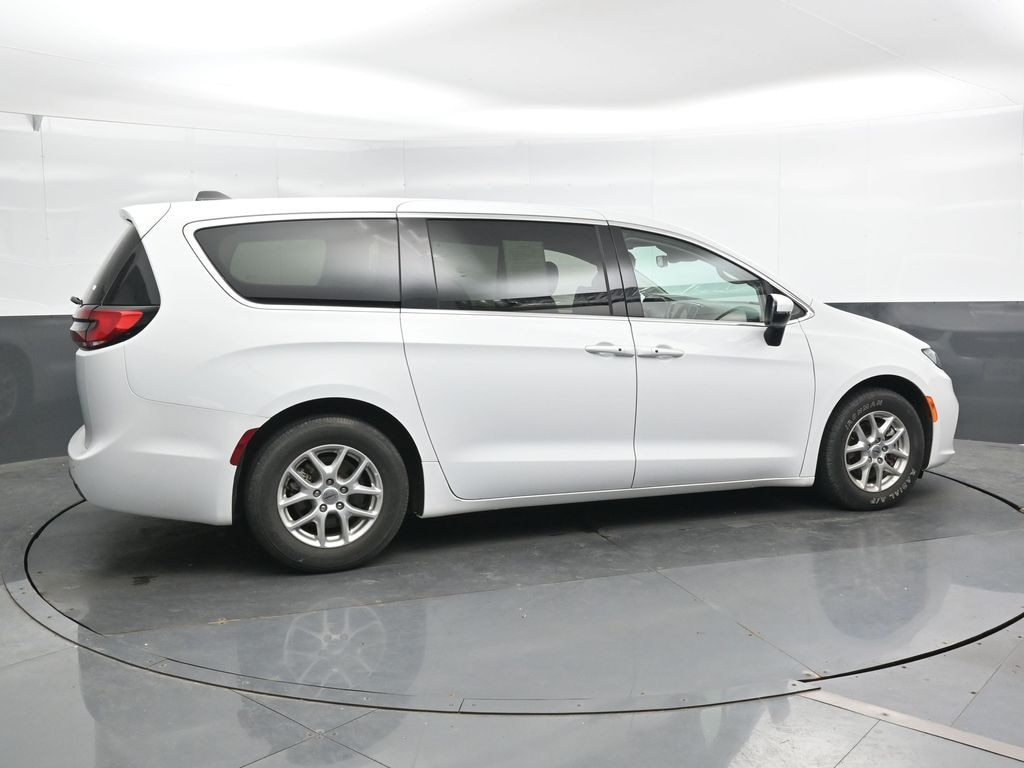 Used 2023 Chrysler Pacifica Touring L Van Passenger Van