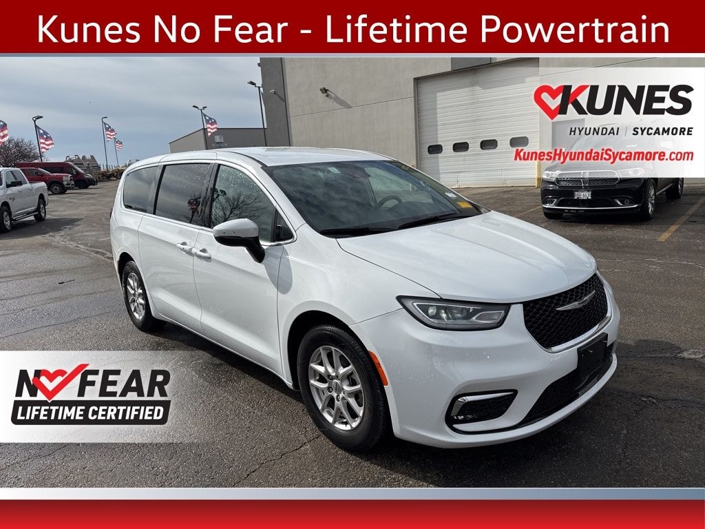 Used 2023 Chrysler Pacifica Touring L Van Passenger Van